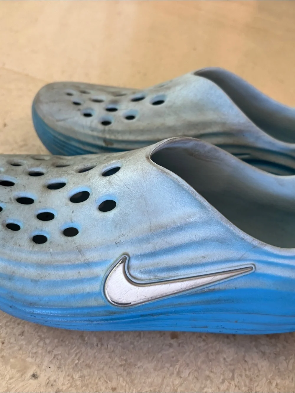 Nike lightweight slip